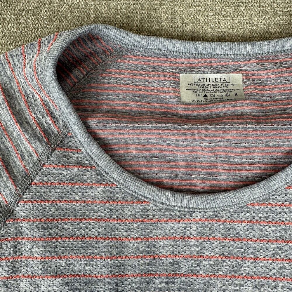Athleta Fast Track Gray Activewear Top Ruched Striped Athletic Shirt Sz S